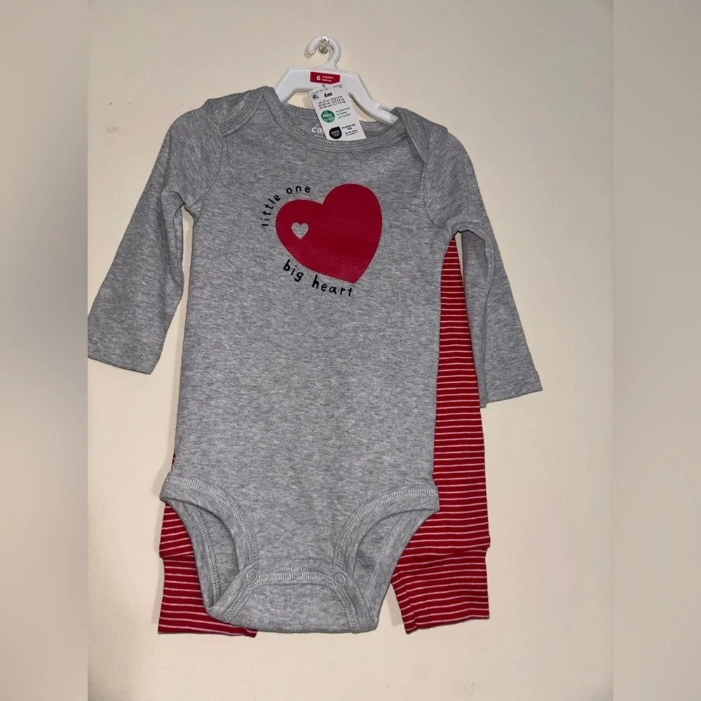 Carter's 2 Piece Set Size 6 Months NEW